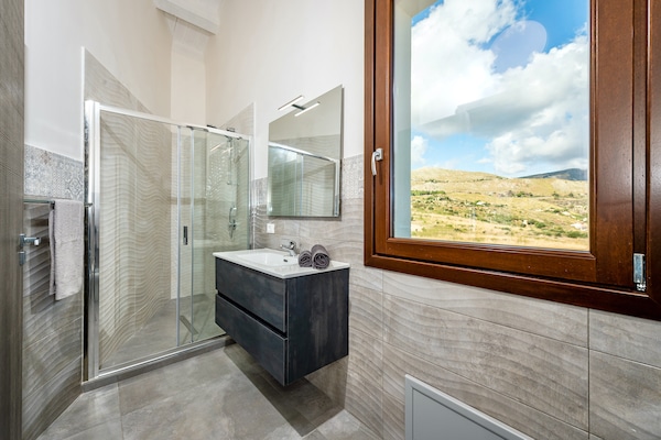 Foto van Villa in Scopello met Uitzicht op Zee - Vakantiehuis in Castellammare del Golfo - BathRoom