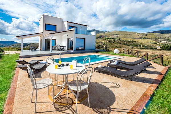 Foto van Villa in Scopello met Uitzicht op Zee - Vakantiehuis in Castellammare del Golfo - TerraceBalcony