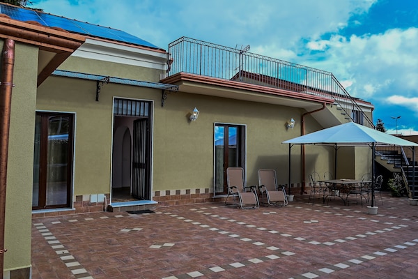 Foto van Familie Siciliaans Erfgoedhuis - Vakantiehuis in TRECASTAGNI - ExteriorSummer