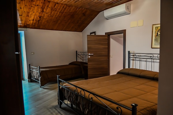 Foto van Familie Siciliaans Erfgoedhuis - Vakantiehuis in TRECASTAGNI - BedRoom