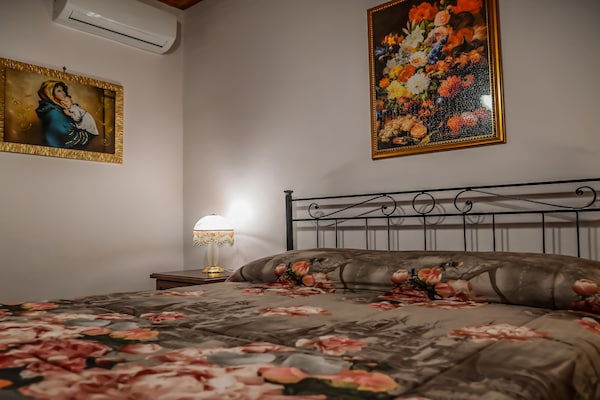 Foto van Familie Siciliaans Erfgoedhuis - Vakantiehuis in TRECASTAGNI - BedRoom