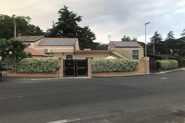 Foto van Familie Siciliaans Erfgoedhuis - Vakantiehuis in TRECASTAGNI - ExteriorSummer