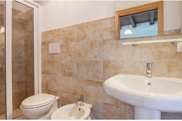 Foto van Appartement bij de Etna met bubbelbad - Vakantiehuis in Gaggi - BathRoom