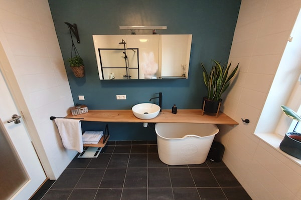 Foto van Gezellig vakantiehuis in Alkmaar aan het water - Vakantiehuis in Alkmaar - BathRoom
