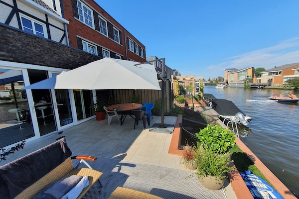 Foto van Gezellig vakantiehuis in Alkmaar aan het water - Vakantiehuis in Alkmaar - GardenSummer