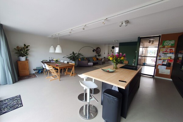 Foto van Gezellig vakantiehuis in Alkmaar aan het water - Vakantiehuis in Alkmaar - DiningRoom