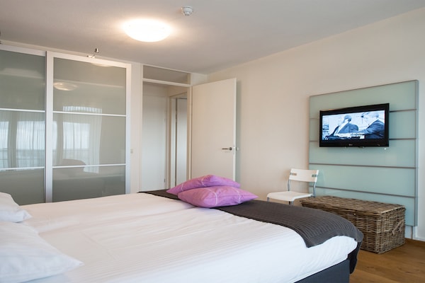 Foto van Luxe appartement in Scheveningen Haven - Vakantiehuis in Den Haag - BedRoom