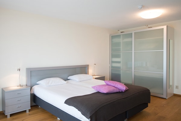 Foto van Luxe appartement in Scheveningen Haven - Vakantiehuis in Den Haag - BedRoom