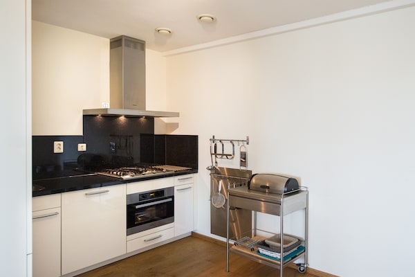 Foto van Luxe appartement in Scheveningen Haven - Vakantiehuis in Den Haag - DiningRoom