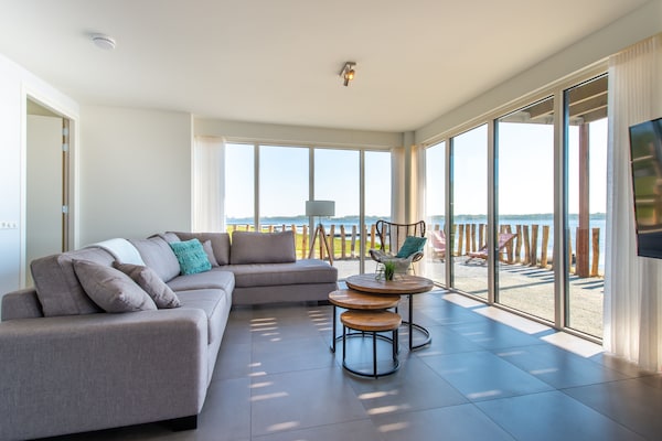 Foto van Appartement in Zeeland met eigen steiger - Vakantiehuis in Kamperland - LivingRoom
