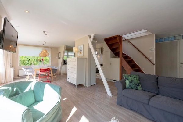 Foto van Vakantiehuis Sint Maartenszee bij Strand - Vakantiehuis in Sint Maartenszee - LivingRoom