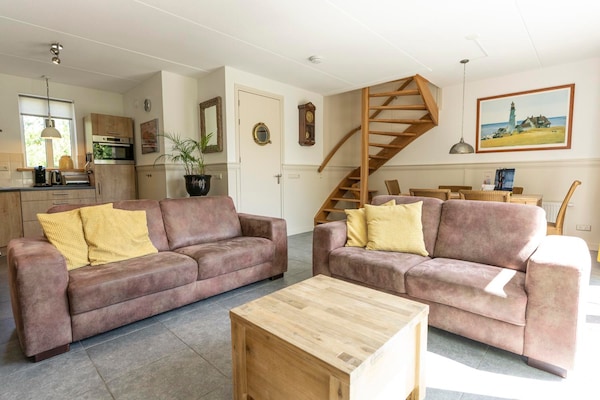 Foto van Vakantiehuis in De Koog bij Strand - Vakantiehuis in De Koog - LivingRoom