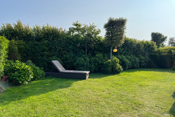 Foto van Prachtig landhuis voor 6 personen - Vakantiehuis in Sint Maartensvlotbrug - GardenSummer