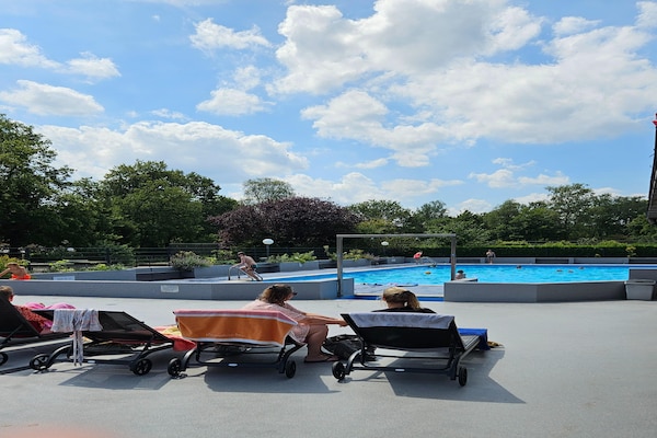 Foto van Bungalow met uitzicht op vijver - Vakantiehuis in Baarle-nassau - ParkFacilities