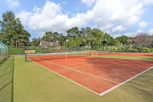 Foto van Bungalow met uitzicht op vijver - Vakantiehuis in Baarle-nassau - ParkFacilities