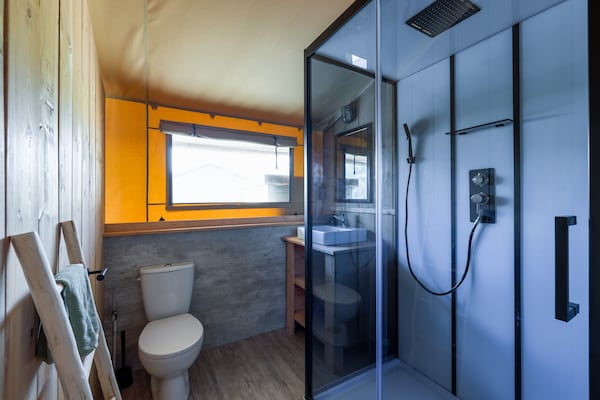 Foto van Safarilodge aan het IJsselmeer - Vakantiehuis in Andijk - BathRoom