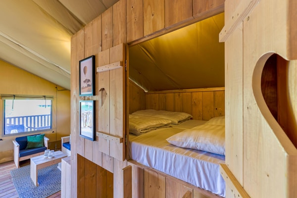 Foto van Safarilodge aan het IJsselmeer - Vakantiehuis in Andijk - BedRoom