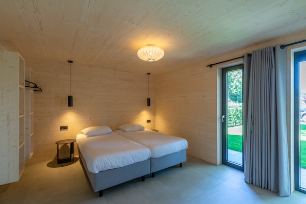 Foto van Luxe vakantiehuis aan zee - Vakantiehuis in Sint Maartenszee - BedRoom