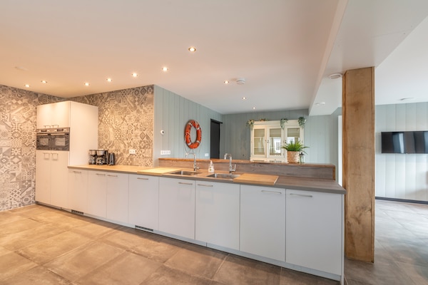 Foto van Groepsreisje Callantsoog | Strand - Vakantiehuis in Callantsoog - Kitchen