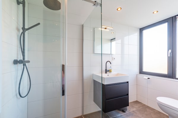 Foto van Groepsreisje Callantsoog | Strand - Vakantiehuis in Callantsoog - BathRoom