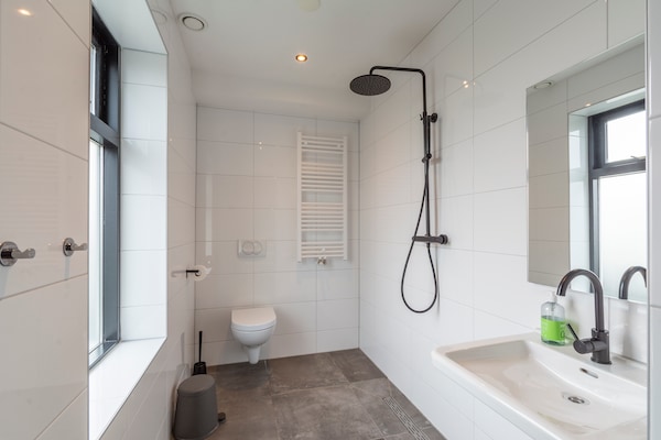 Foto van Groepsreisje Callantsoog | Strand - Vakantiehuis in Callantsoog - BathRoom