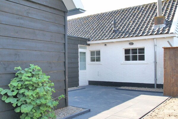 Foto van De wortels van Beach Villa - Vakantiehuis in Callantsoog - Untagged