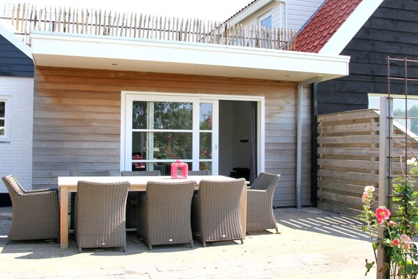 Foto van De wortels van Beach Villa - Vakantiehuis in Callantsoog - Untagged