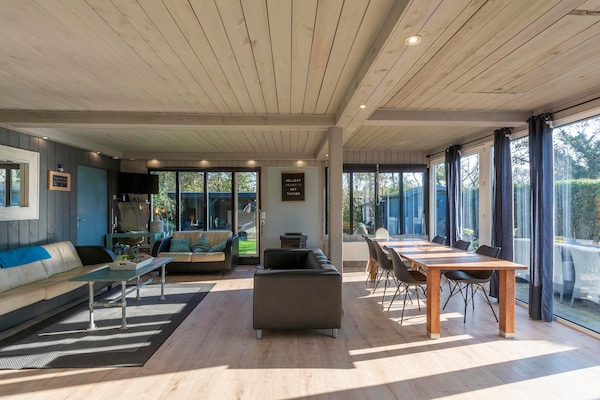 Foto van Familiehuis Julianadorp - Vakantiehuis in Julianadorp aan Zee - LivingRoom