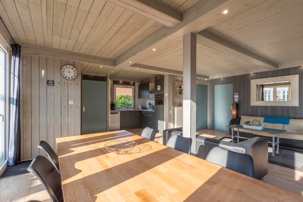 Foto van Familiehuis Julianadorp - Vakantiehuis in Julianadorp aan Zee - DiningRoom