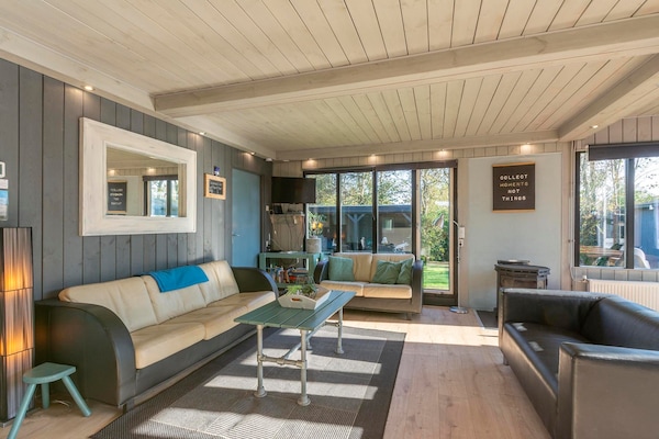 Foto van Familiehuis Julianadorp - Vakantiehuis in Julianadorp aan Zee - LivingRoom