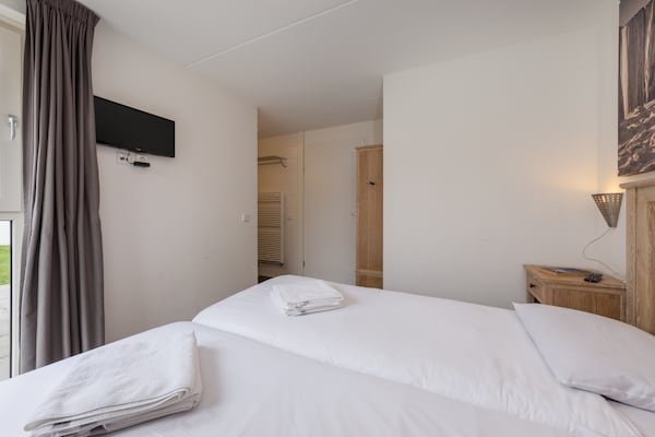 Foto van Ruime eilandvakantie - Vakantiehuis in De Koog - BedRoom