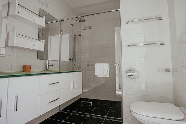 Foto van Appartement aan het Strand met Uitzicht - Vakantiehuis in Egmond aan zee - BathRoom