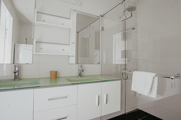 Foto van Appartement aan het Strand met Uitzicht - Vakantiehuis in Egmond aan zee - BathRoom