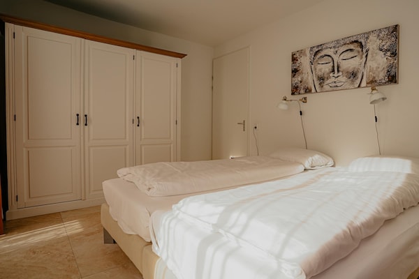 Foto van Appartement in Egmond aan Zee bij Strand - Vakantiehuis in Egmond aan zee - BedRoom