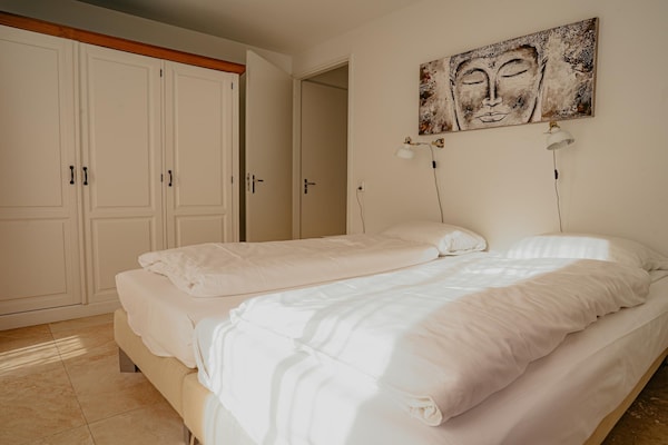 Foto van Appartement in Egmond aan Zee bij Strand - Vakantiehuis in Egmond aan zee - BedRoom