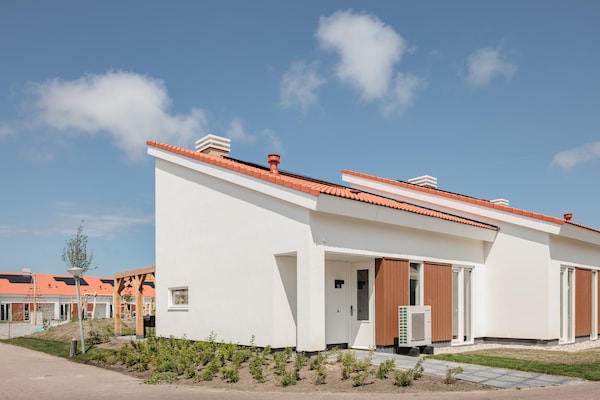 Foto van Vakantiehuis bij Noordwijk Strand - Vakantiehuis in Noordwijkerhout - ExteriorSummer