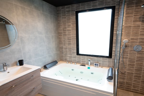 Foto van Huisdiervriendelijke plattelandsvakantie - Vakantiehuis in Zevenhuizen - BathRoom