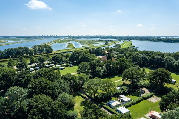 Foto van Huisdiervriendelijke plattelandsvakantie - Vakantiehuis in Zevenhuizen - AreaSummer1KM