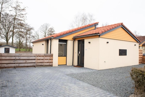 Foto van Huisdiervriendelijke plattelandsvakantie - Vakantiehuis in Zevenhuizen - ExteriorSummer