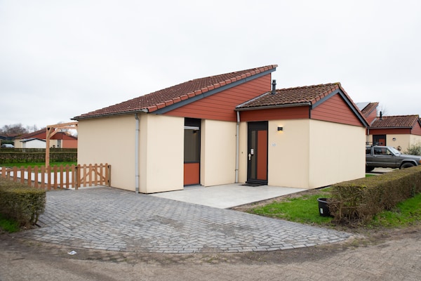 Foto van Huisdiervriendelijke plattelandsvakantie - Vakantiehuis in Zevenhuizen - ExteriorSummer