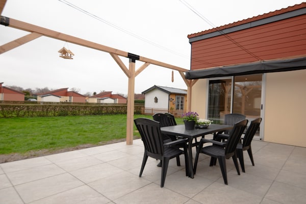 Foto van Huisdiervriendelijke plattelandsvakantie - Vakantiehuis in Zevenhuizen - TerraceBalcony