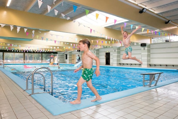 Foto van Huisdiervriendelijke plattelandsvakantie - Vakantiehuis in Zevenhuizen - PoolOfHouse