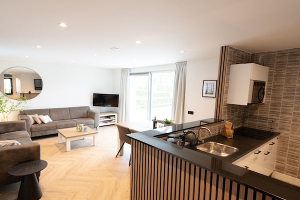 Foto van Huisdiervriendelijke plattelandsvakantie - Vakantiehuis in Zevenhuizen - LivingRoom