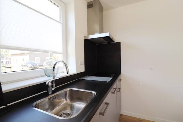 Foto van Vakantiehuis in Zuid-Holland vlakbij Rotterdam - Vakantiehuis in Simonshaven - Kitchen