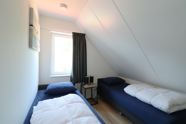 Foto van Vakantiehuis in Zuid-Holland vlakbij Rotterdam - Vakantiehuis in Simonshaven - BedRoom