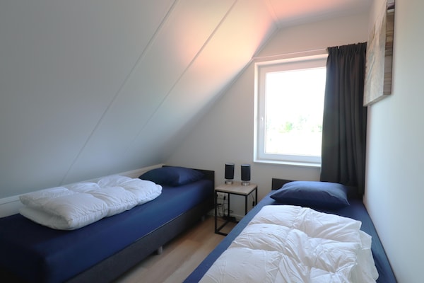 Foto van Vakantiehuis in Zuid-Holland vlakbij Rotterdam - Vakantiehuis in Simonshaven - BedRoom
