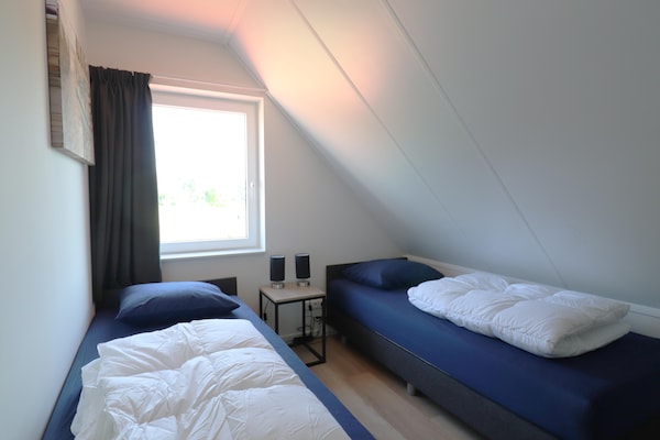 Foto van Vakantiehuis in Zuid-Holland vlakbij Rotterdam - Vakantiehuis in Simonshaven - BedRoom