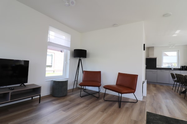 Foto van Vakantiehuis in Zuid-Holland vlakbij Rotterdam - Vakantiehuis in Simonshaven - LivingRoom