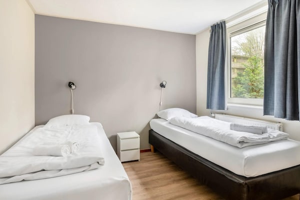 Foto van 6-Persoons Comfort Bungalow met Sauna. - Vakantiehuis in Kootwijk - BedRoom