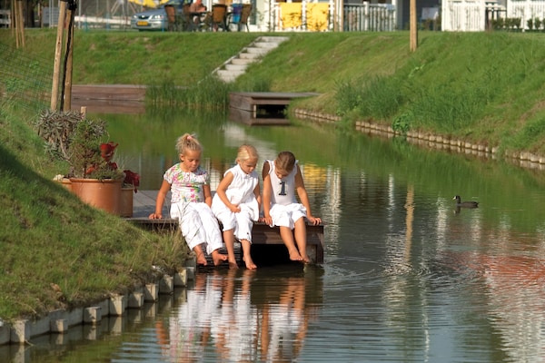 Foto van Villa aan het water in Aquadelta - Vakantiehuis in Bruinisse - AreaSummer5KM